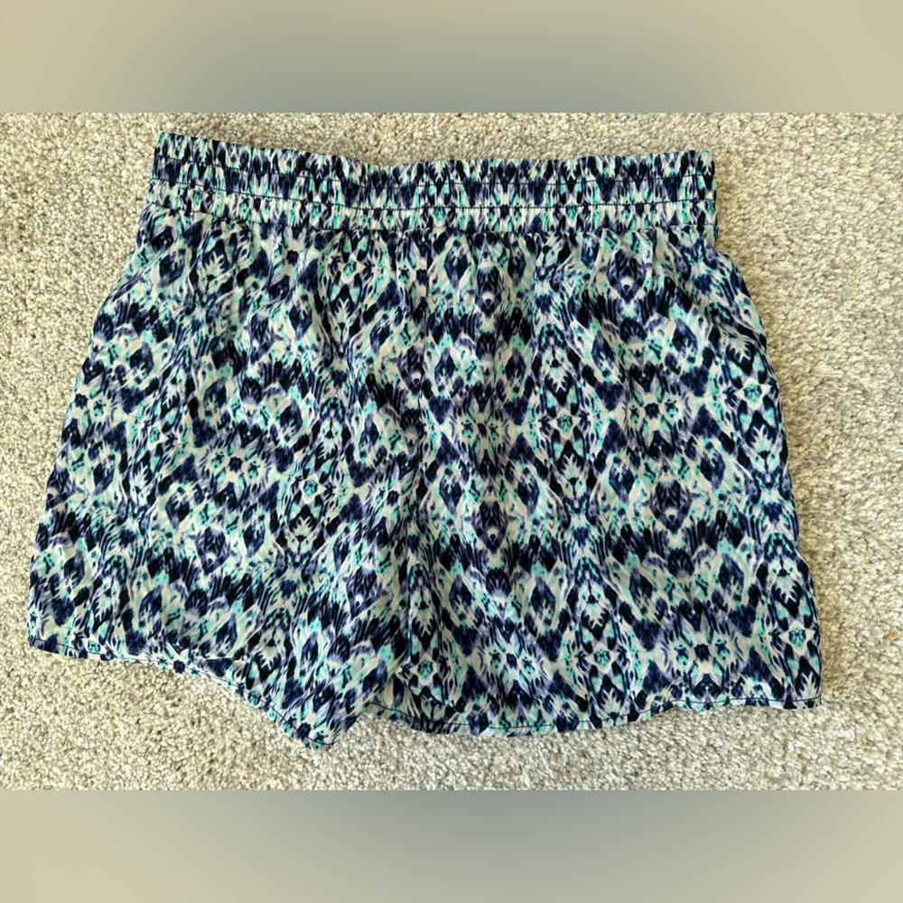 Women’s Patterned Smocked Shorts-Size S
